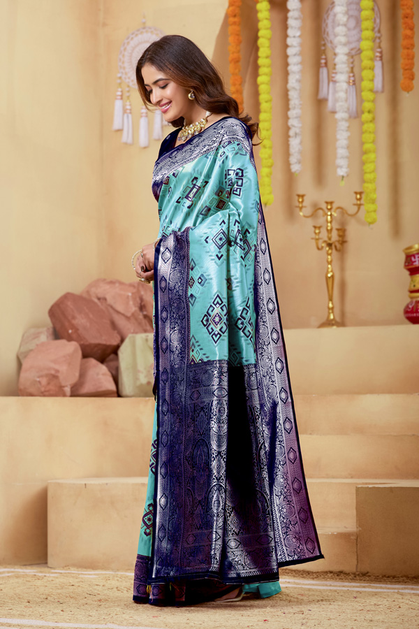Luchila Woven Design Zari Patola Saree With Blouse Piece