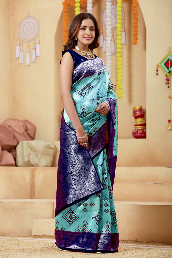 Luchila Woven Design Zari Patola Saree With Blouse Piece