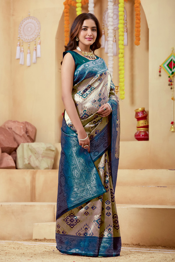 Ethnic Motifs Woven Design Zari Patola Saree
